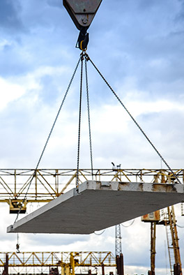 Application of L-series horizontal lifting steel plate clamps in steel plate transportation at construction sites